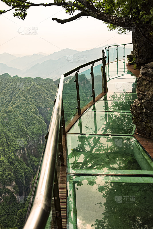 Glass walkway Tianmen Mountain