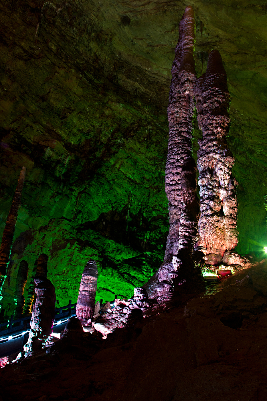 Yellow Dragon Cave interior