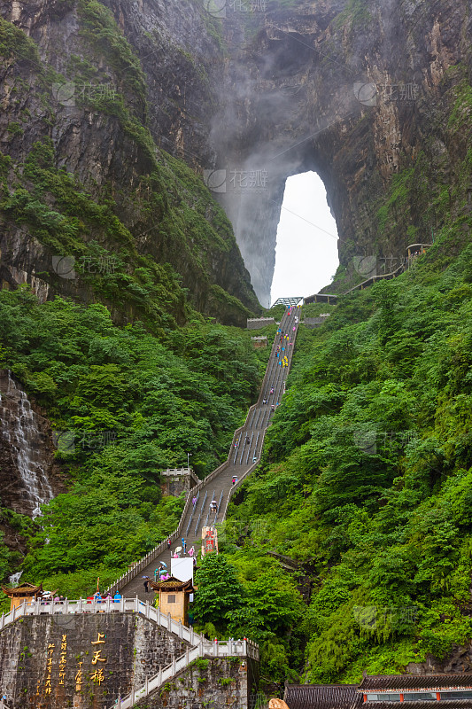 Glass walkway at Tianmen Mountain