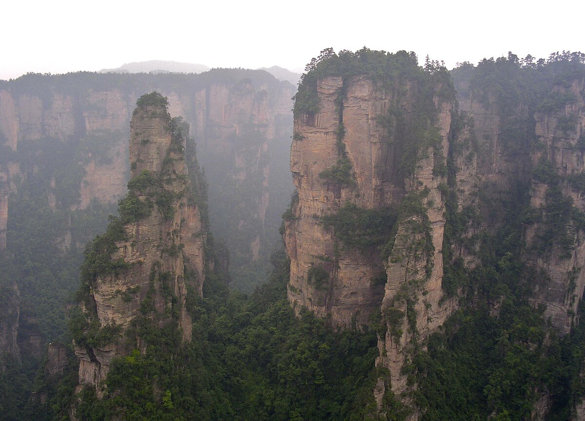Ridge view at Tianzi Mountain
